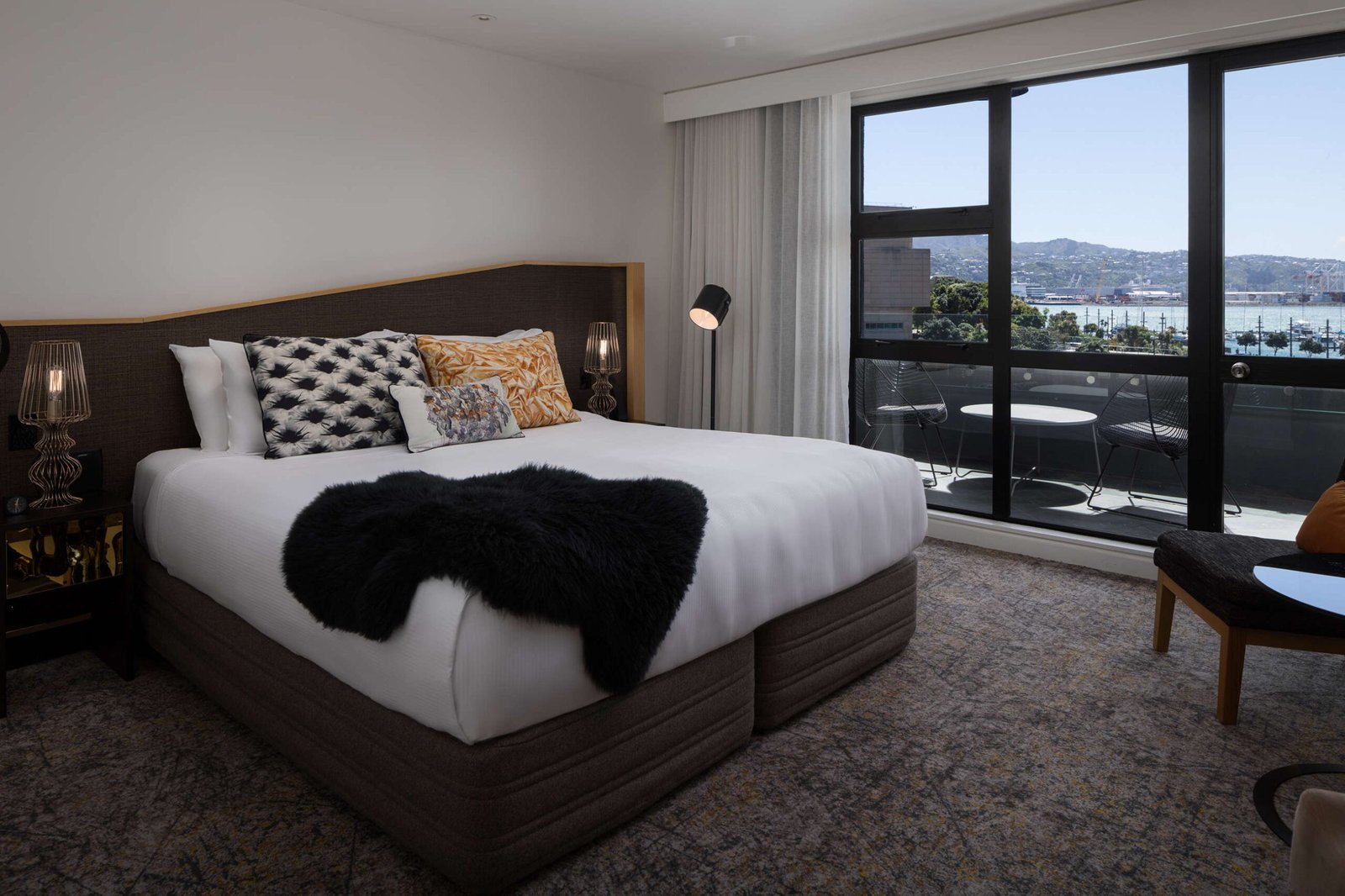 QT-Wellington-QT-Harbour-View-King-Bed-and-View